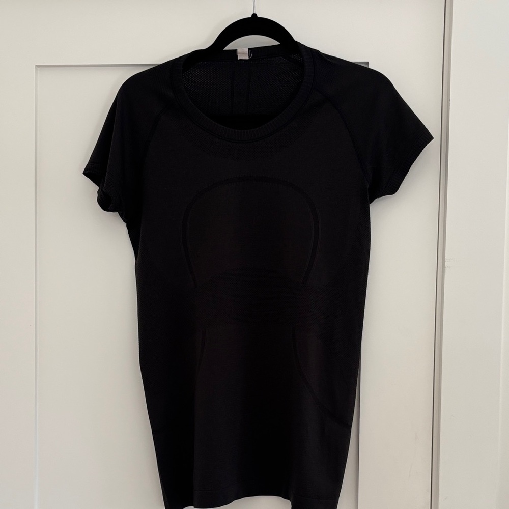 lululemon athletica Black Short Sleeve Tee